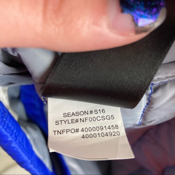 The North Face Boys Blue Medium Thermoball Puffer Jacket - Picture 6 of 7